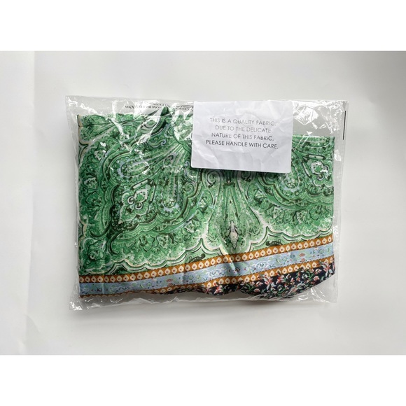 Lulu’s Satin Wide-Leg Pants - Picture 4 of 4